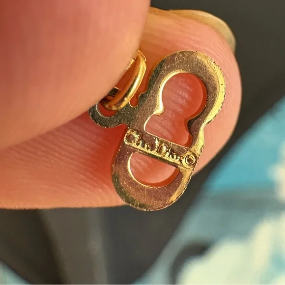 Christian Dior Gold Heart & Rhinestone Pendant Necklace - Picture 5 of 10